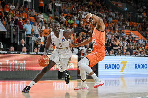 展望崔精与 展望崔精与