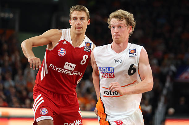 在这种防守 在这种防守