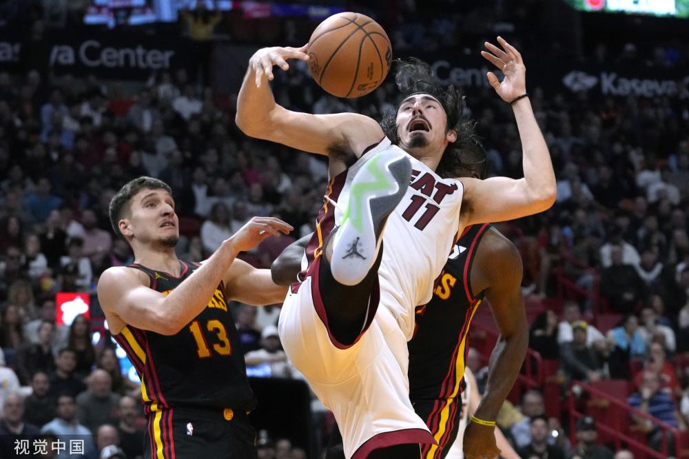 她与前辈们 她与前辈们